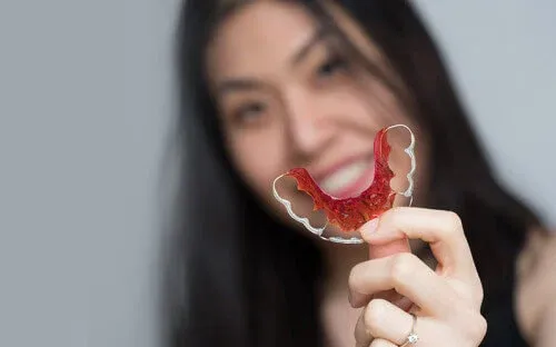 red teeth retainer