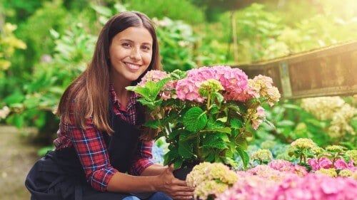 woman-holding-flowers