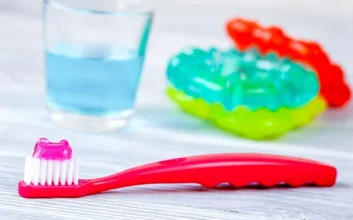 toothbrush-toy-mouthwash